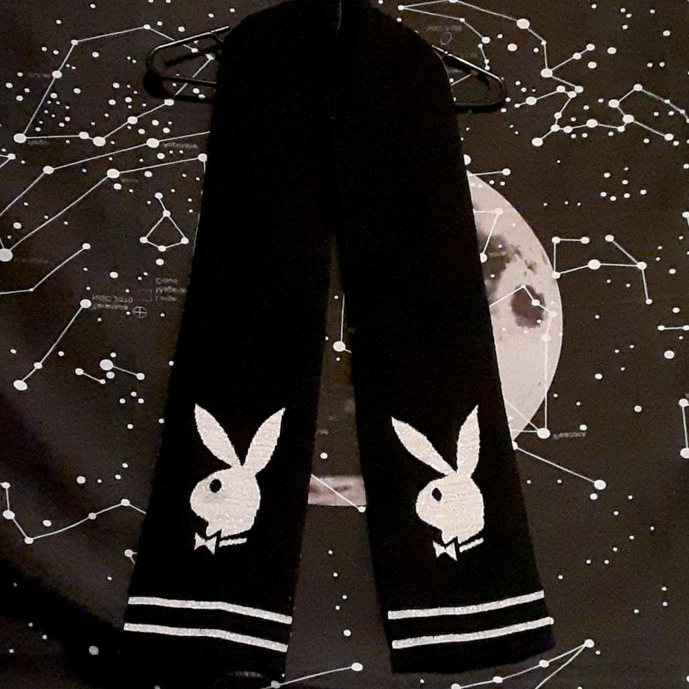 NEW Reversable Sparkly Playboy Scarf